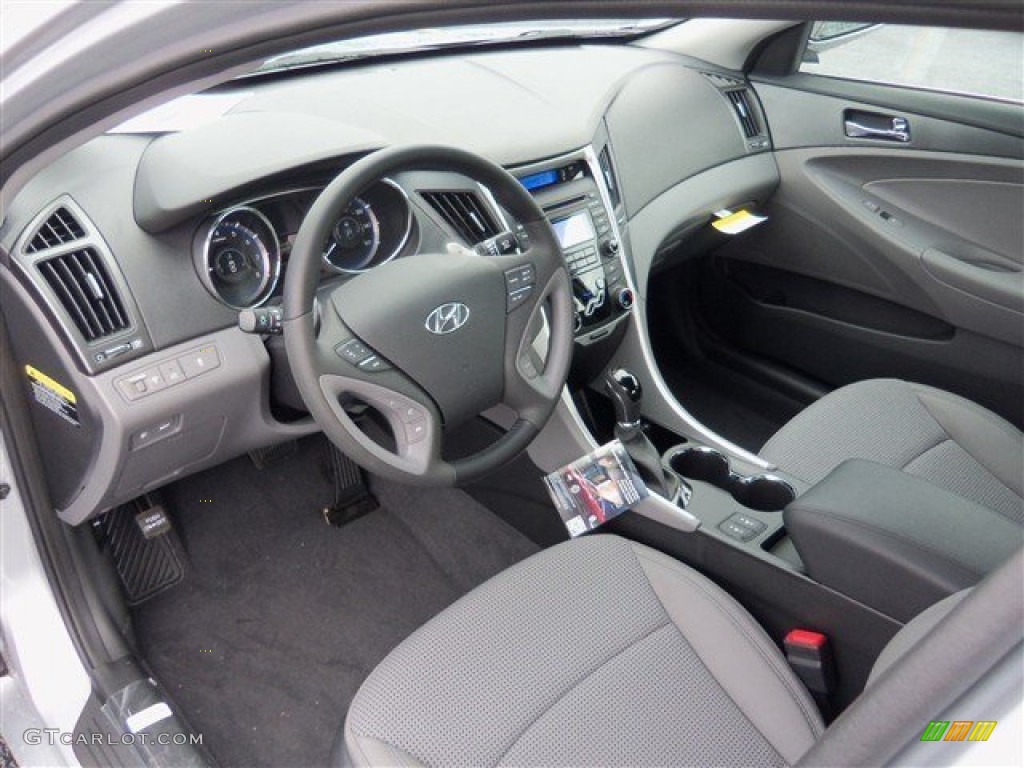 Gray Interior 2013 Hyundai Sonata SE Photo #75733610