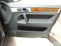 Alaska Grey Metallic - Touareg 2 VR6 Photo No. 12