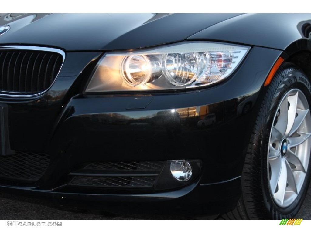 2010 3 Series 328i xDrive Sedan - Black Sapphire Metallic / Black photo #30