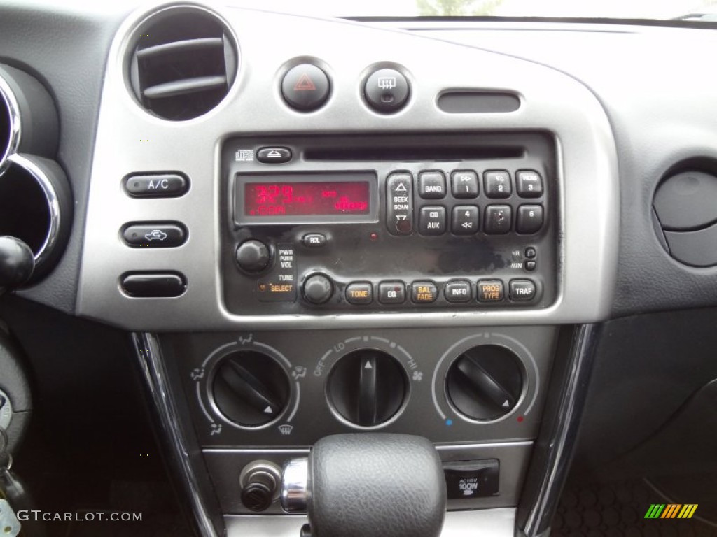 2004 Pontiac Vibe Standard Vibe Model Controls Photo #75740264