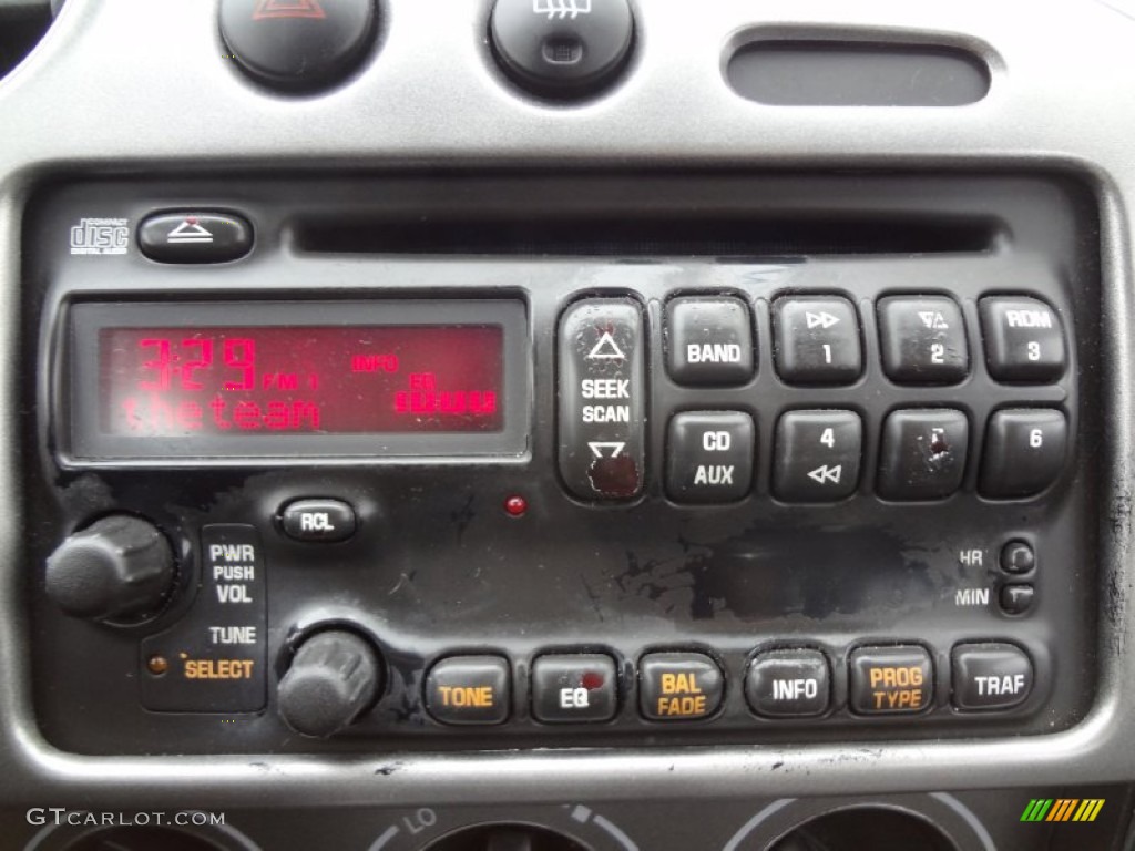 2004 Pontiac Vibe Standard Vibe Model Audio System Photo #75740291