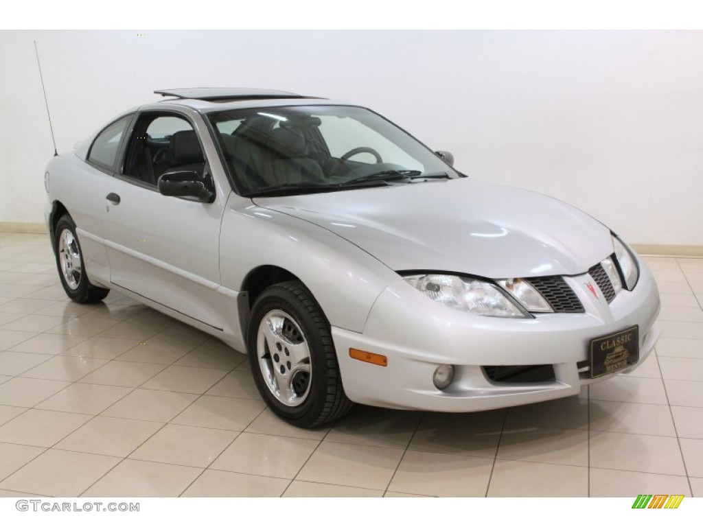 2004 Sunfire Coupe - Ultra Silver Metallic / Graphite photo #1