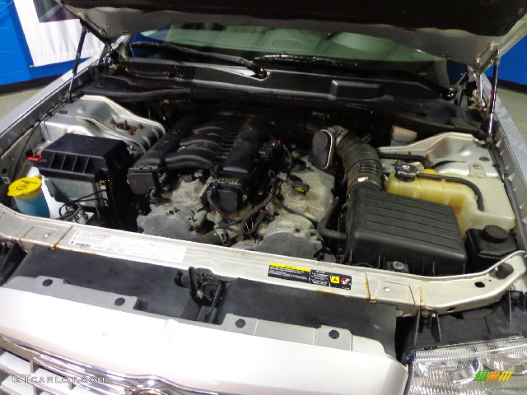 2006 Chrysler 300 Touring 3.5 Liter SOHC 24-Valve VVT V6 Engine Photo #75740810