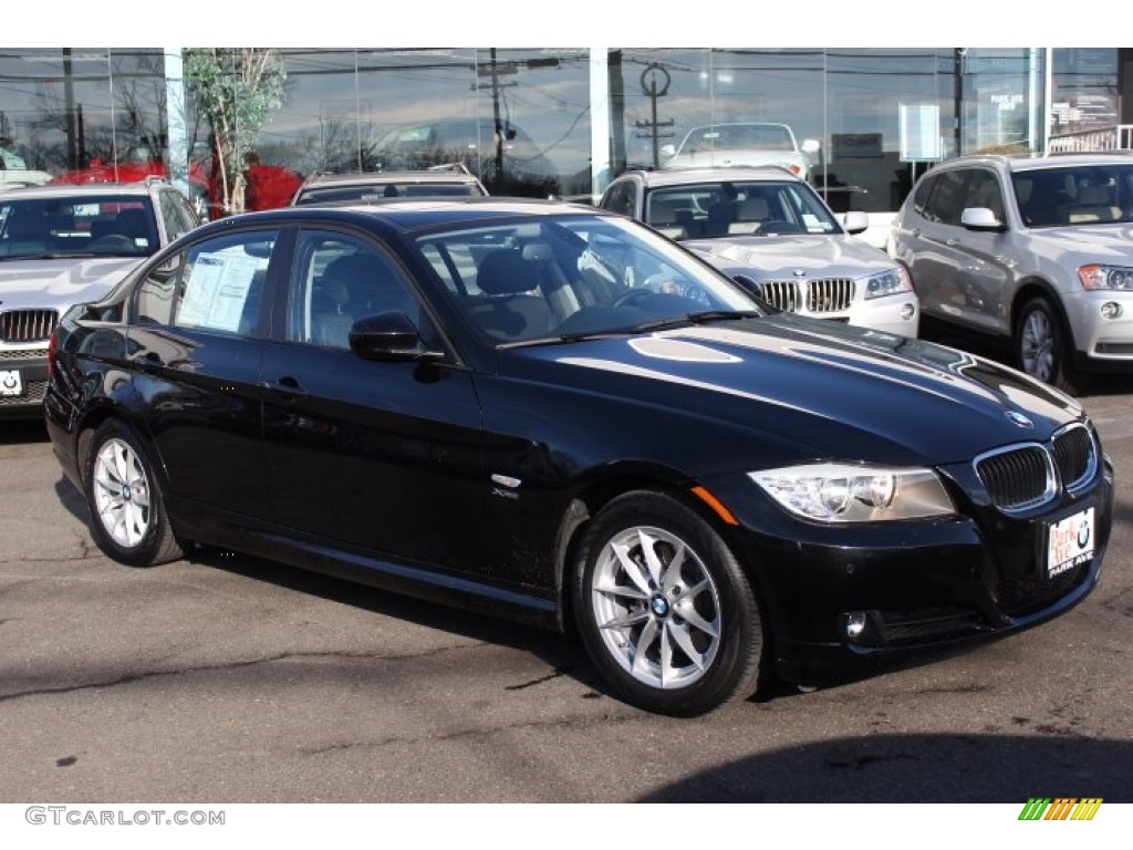 2010 3 Series 328i xDrive Sedan - Black Sapphire Metallic / Black photo #3