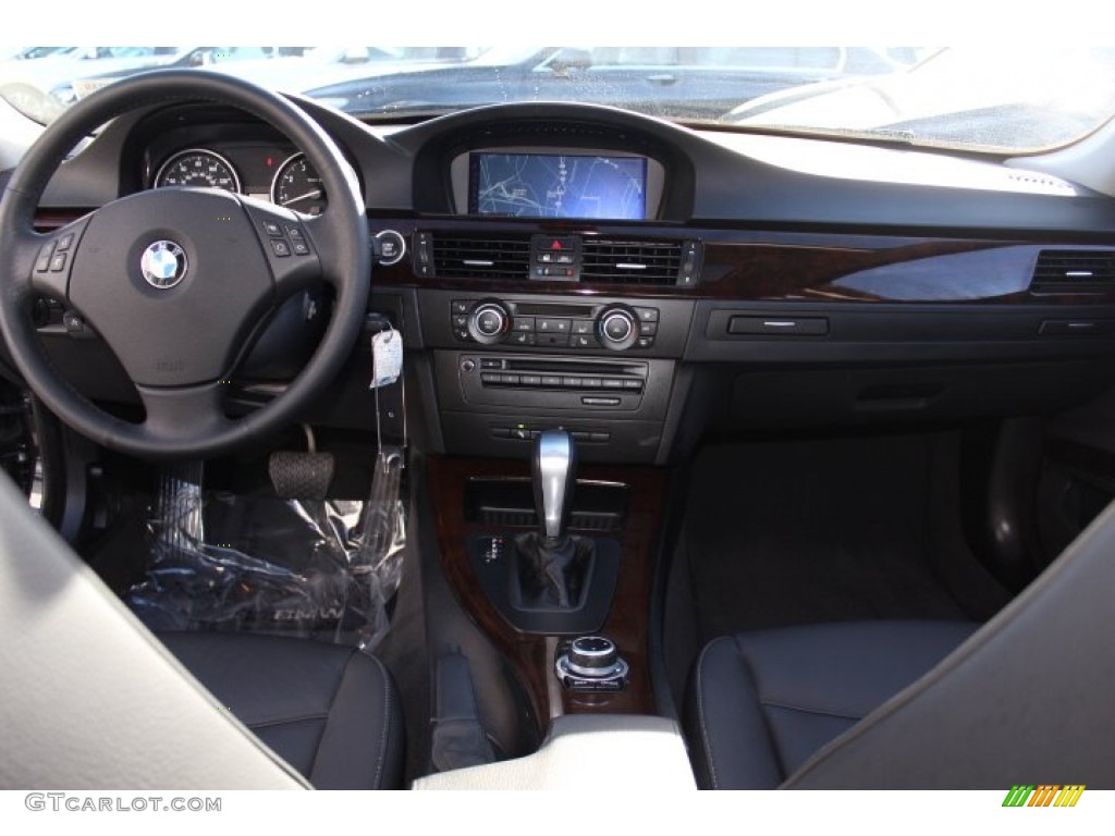 2010 3 Series 328i xDrive Sedan - Black Sapphire Metallic / Black photo #13