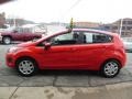 Race Red - Fiesta SE Hatchback Photo No. 5