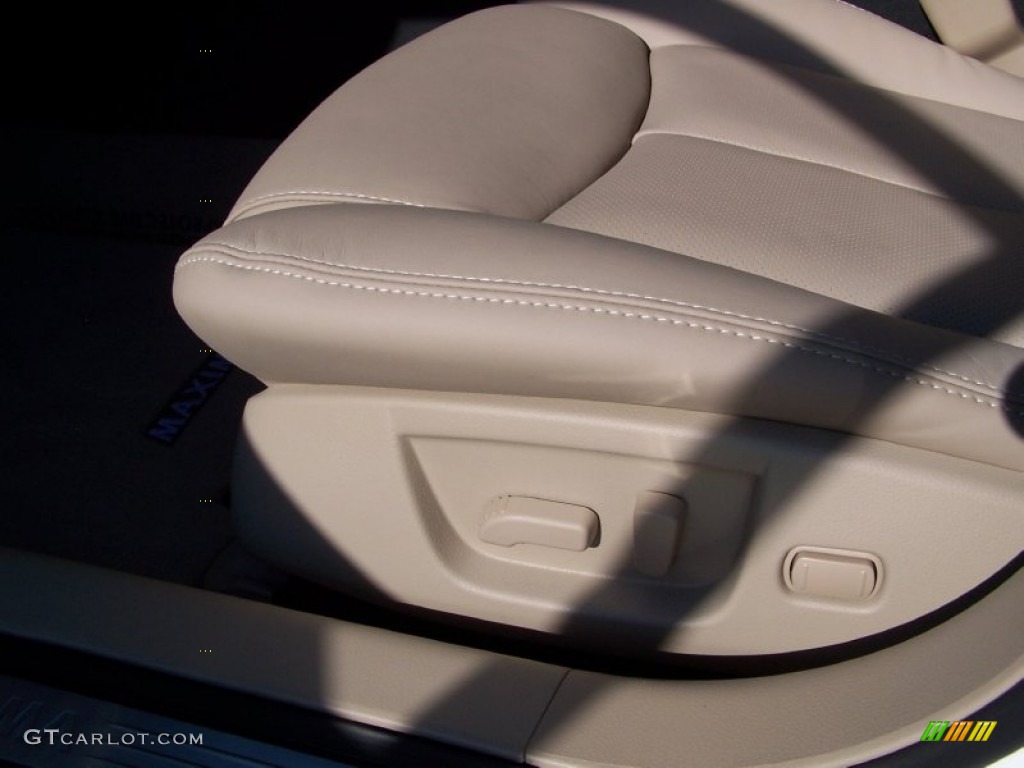 2012 Maxima 3.5 SV Premium - Winter Frost White / Cafe Latte photo #12