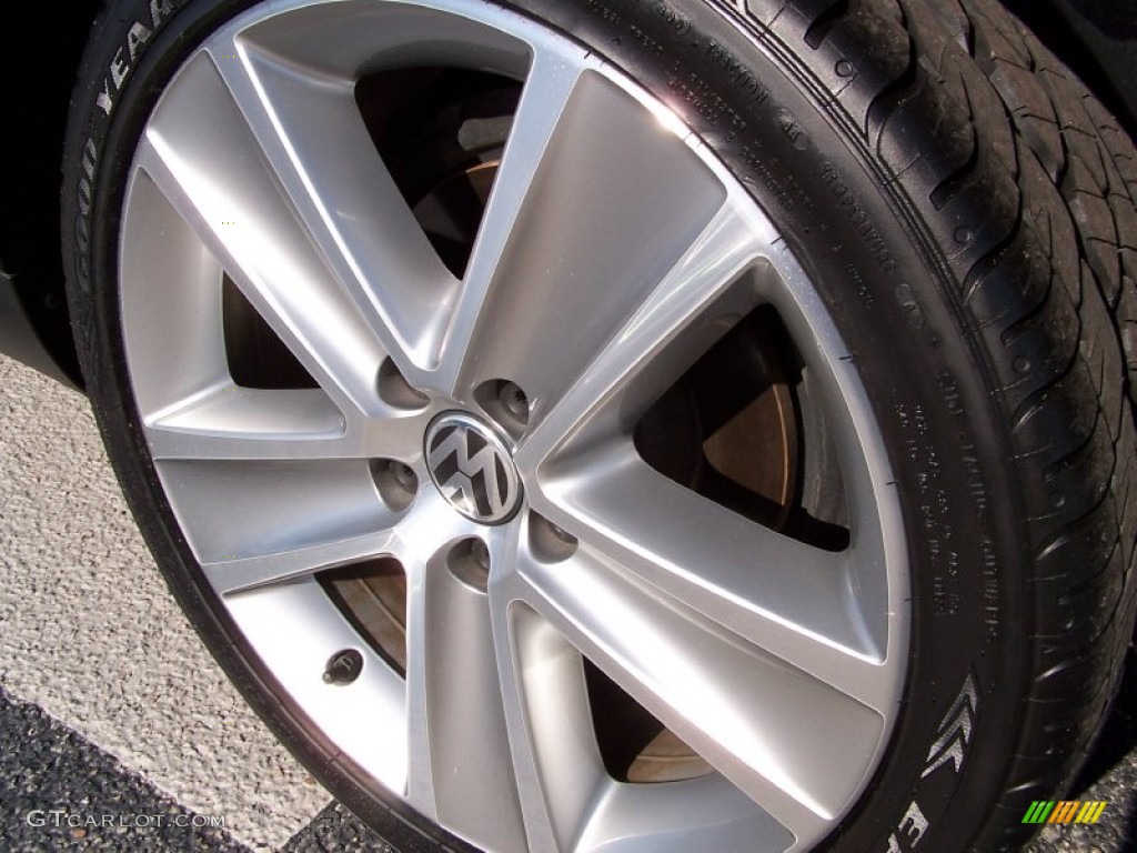 2010 Volkswagen Passat Komfort Sedan Wheel Photos