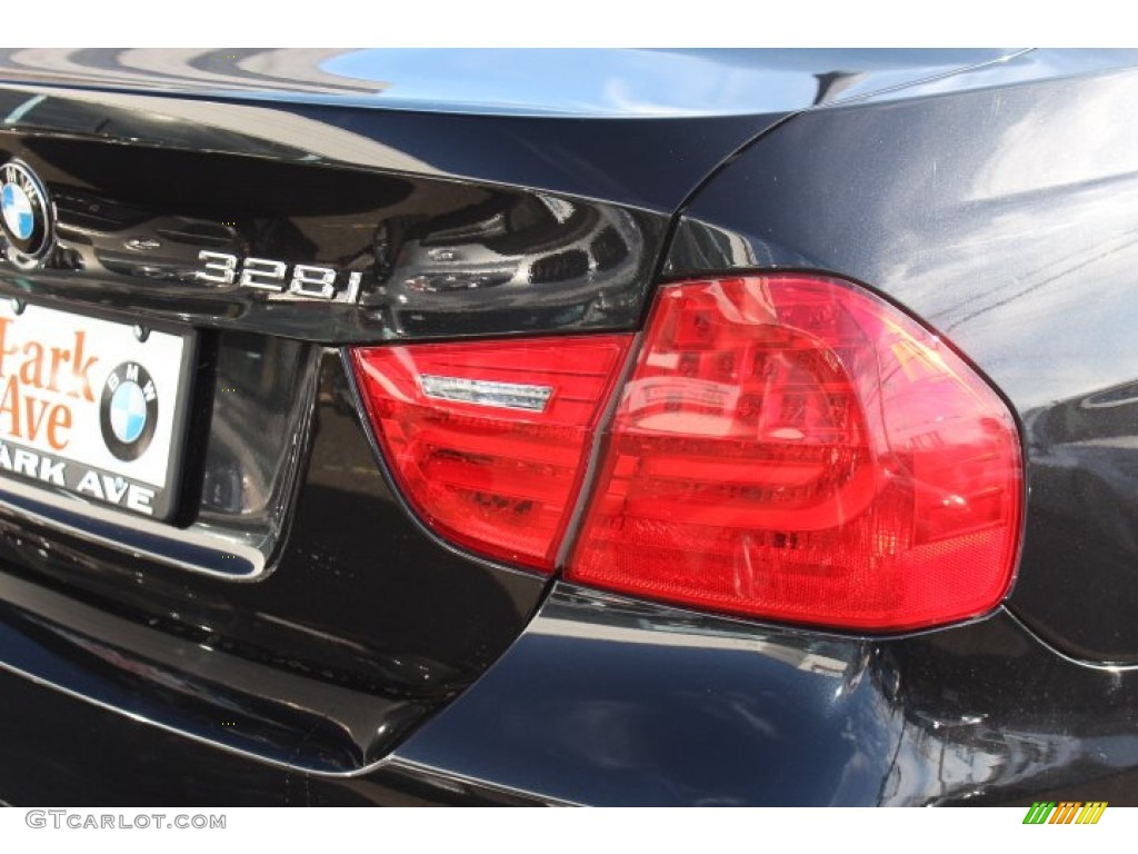 2010 3 Series 328i xDrive Sedan - Black Sapphire Metallic / Black photo #22