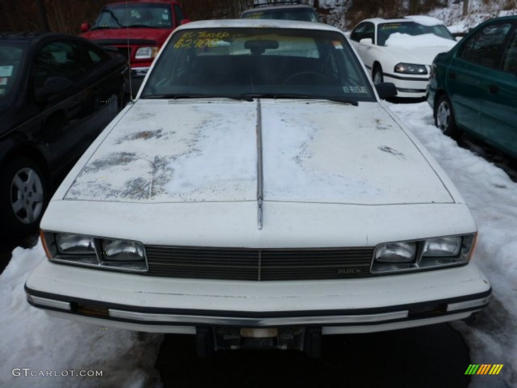 1986 Century Sedan - White / Red photo #5