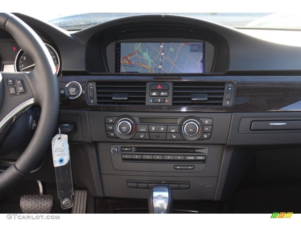 2013 BMW 3 Series 328i xDrive Coupe Navigation Photos