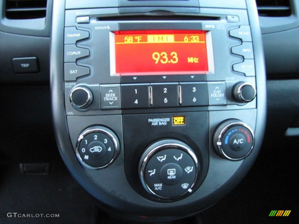 2011 Kia Soul + Controls Photo #75750406