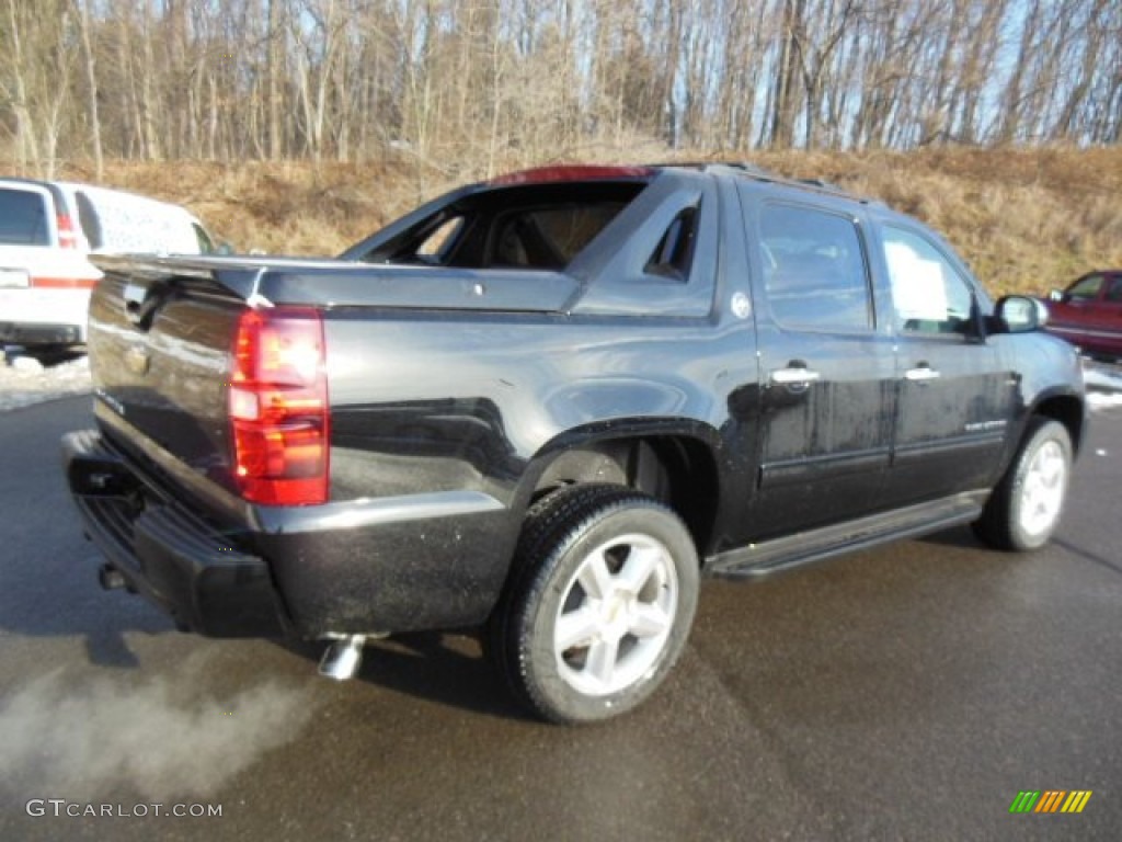 2013 Avalanche LS 4x4 - Black / Ebony photo #8