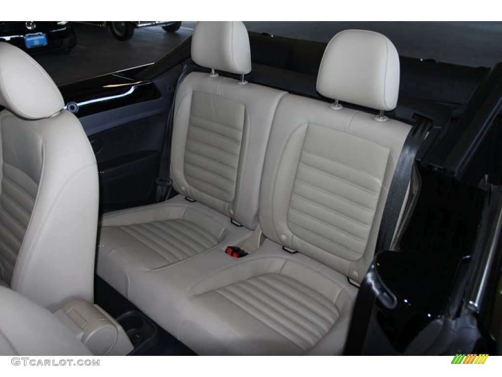 2013 Volkswagen Beetle 2.5L Convertible 50s Edition Rear Seat Photo #75750899
