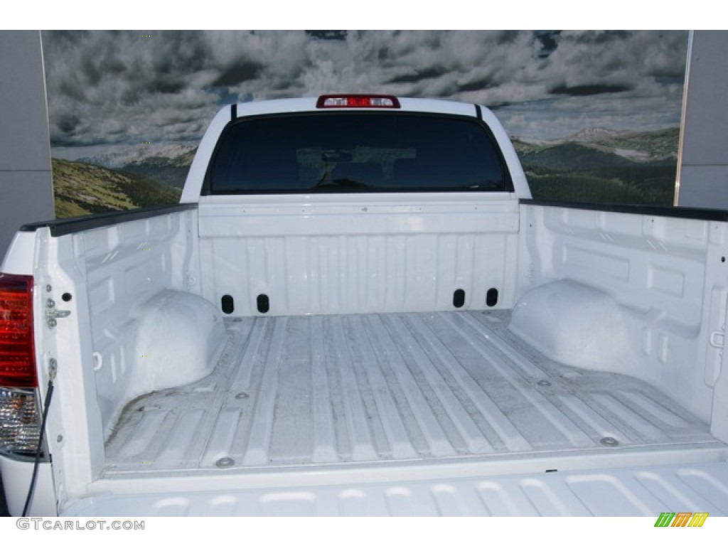 2013 Tundra CrewMax 4x4 - Super White / Graphite photo #8