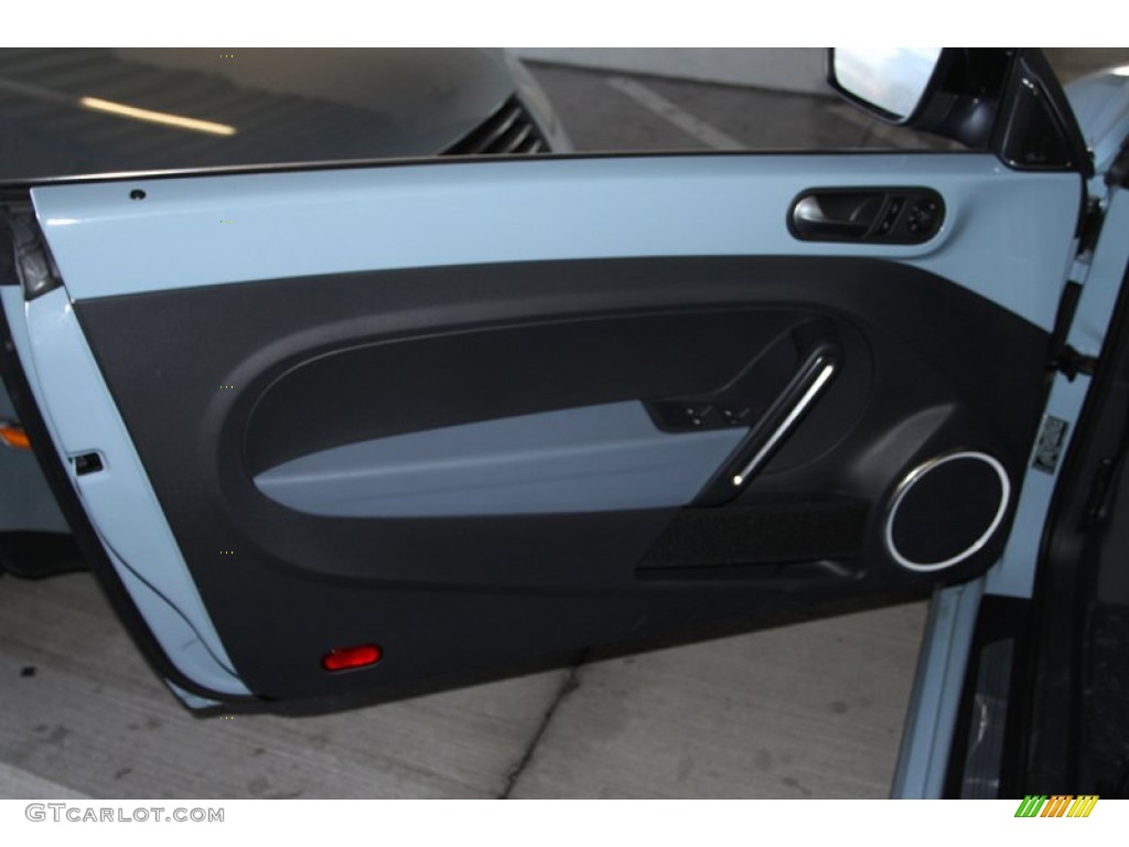 2013 Volkswagen Beetle Turbo Convertible 60s Edition Door Panel Photos
