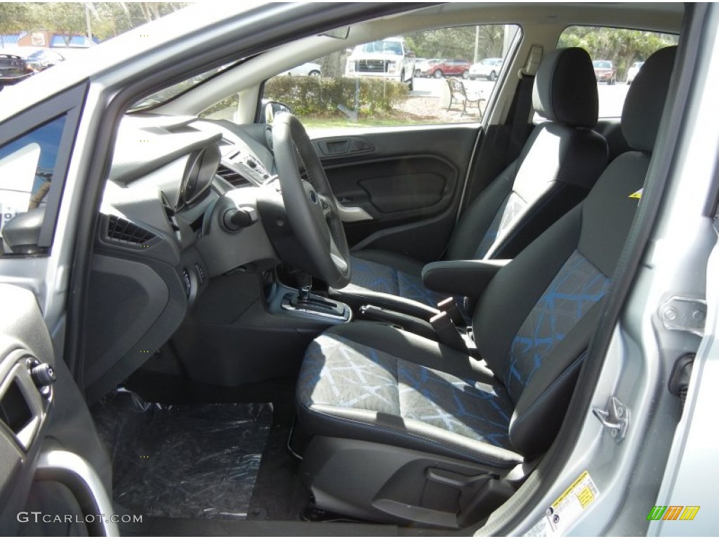 2013 Fiesta SE Sedan - Ingot Silver / Charcoal Black/Blue Accent photo #5