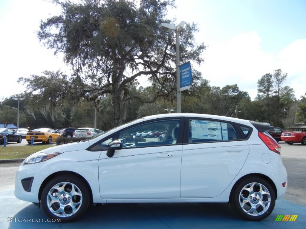 Oxford White 2013 Ford Fiesta Titanium Hatchback Exterior Photo #75752606