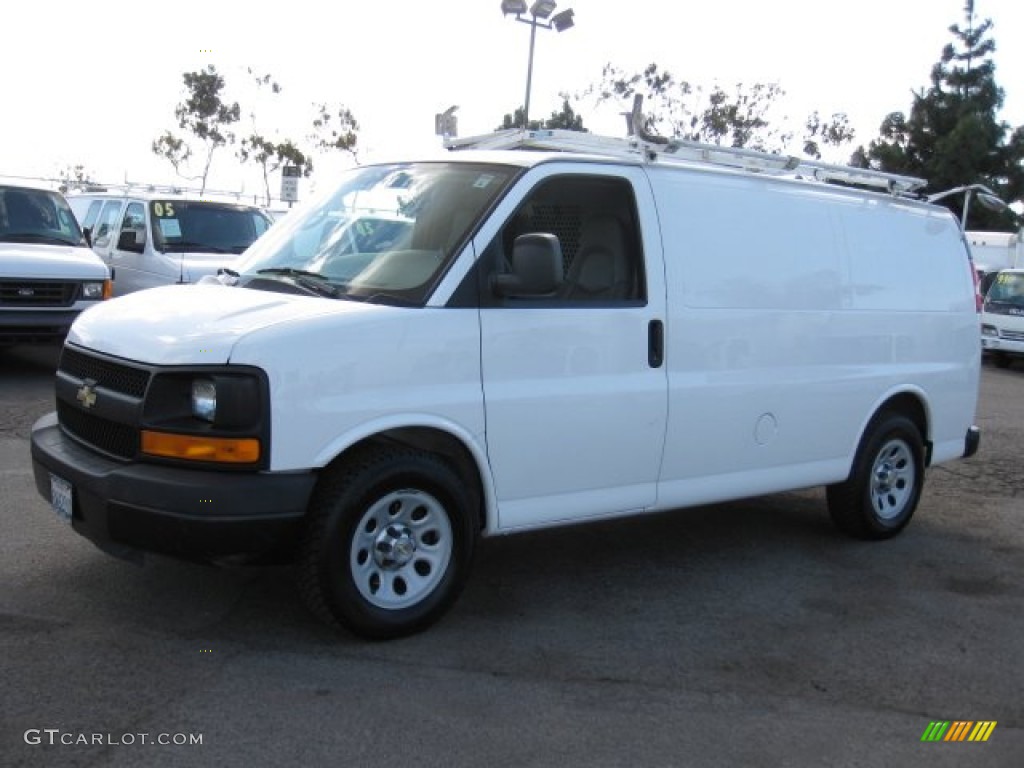 Summit White 2009 Chevrolet Express 1500 Cargo Van Exterior Photo #75752896