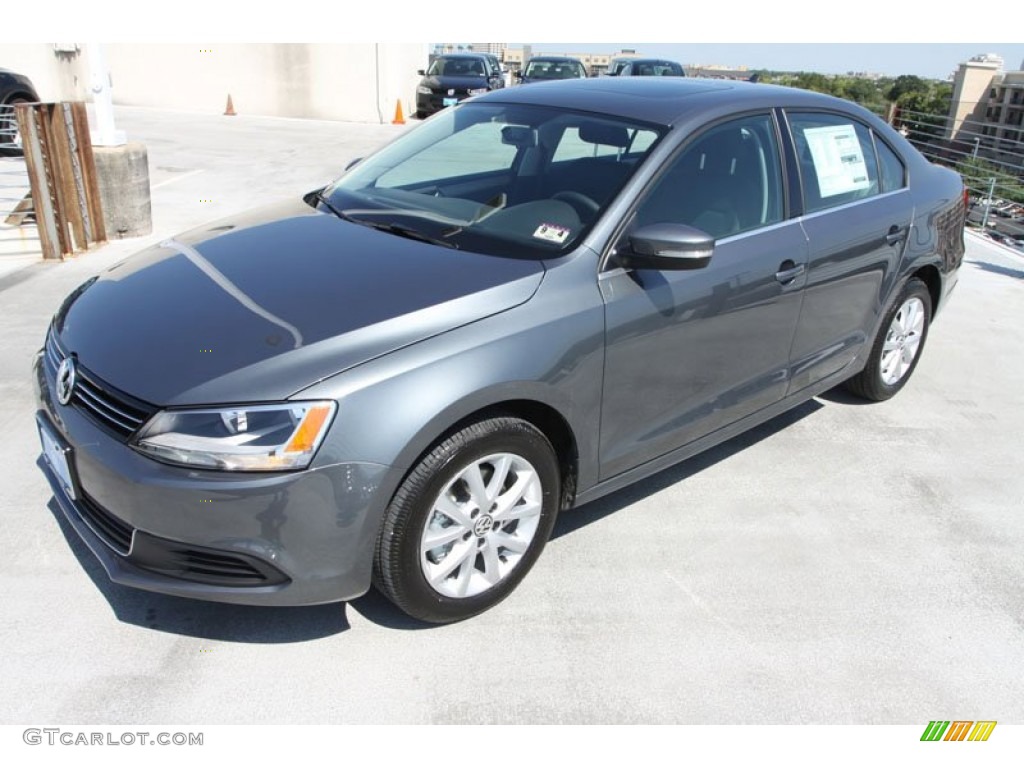Platinum Gray Metallic 2013 Volkswagen Jetta SE Sedan Exterior Photo #75753861