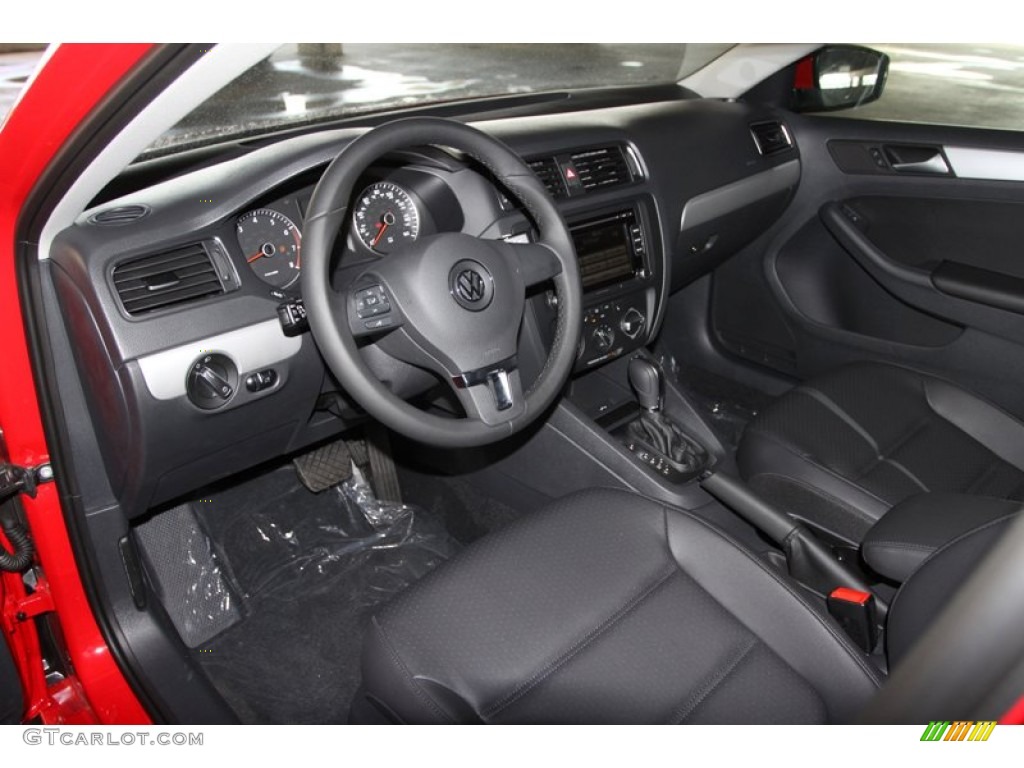 Titan Black Interior 2013 Volkswagen Jetta SE Sedan Photo #75755071
