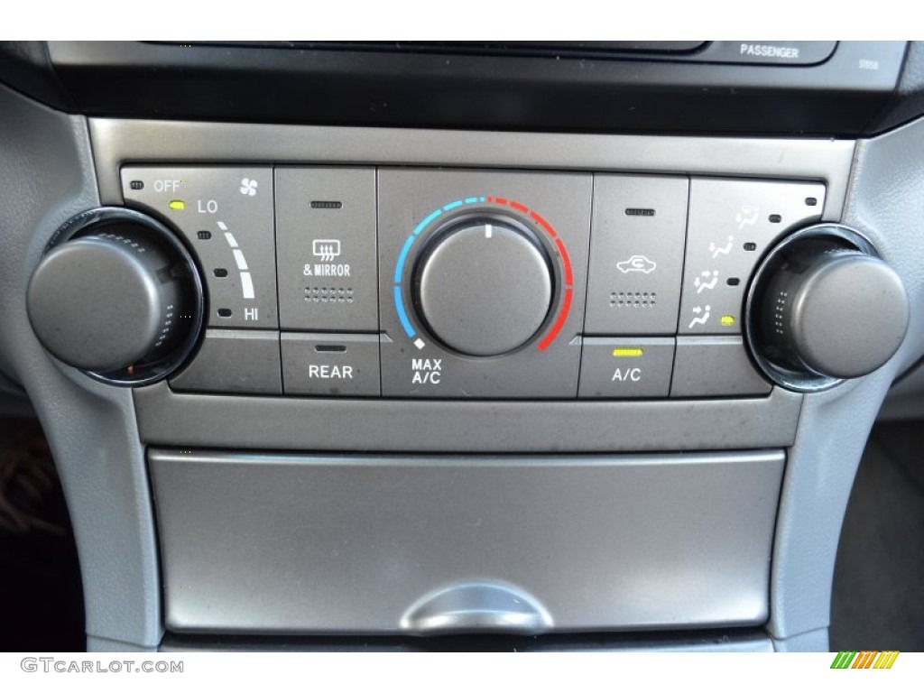2008 Toyota Highlander Standard Highlander Model Controls Photo #75755645