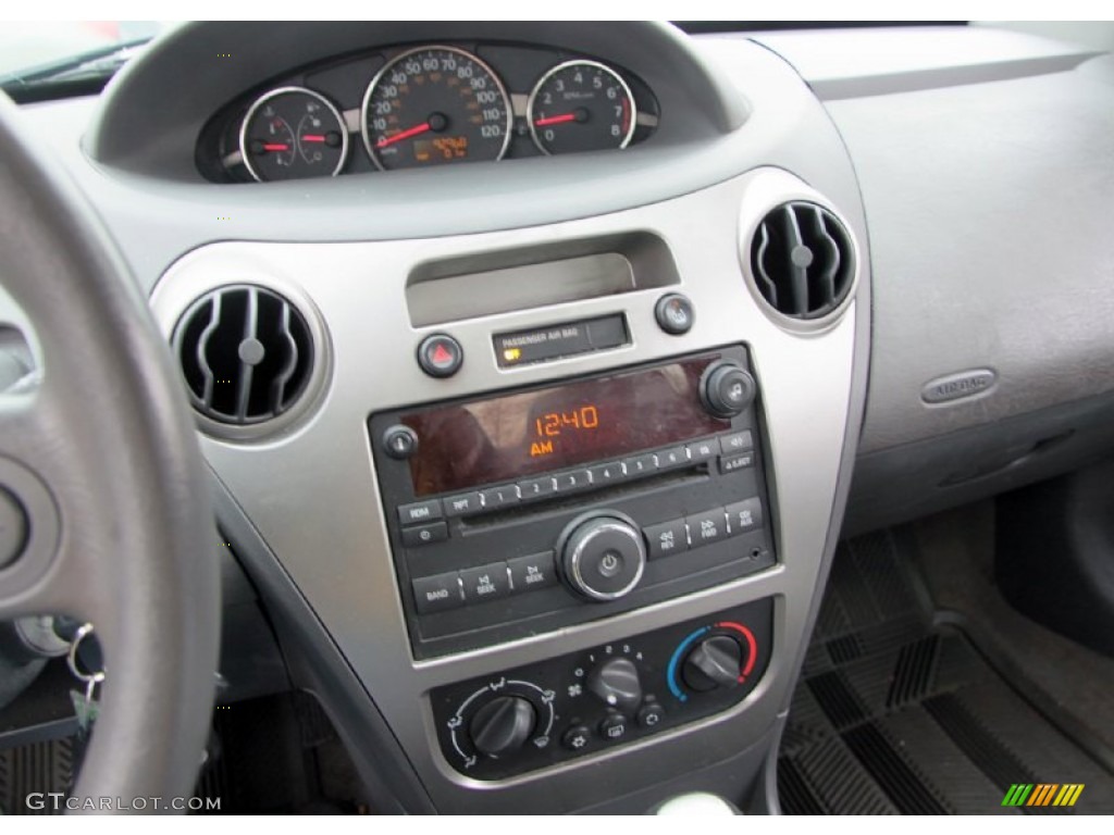 2006 Saturn ION 2 Sedan Controls Photo #75758032