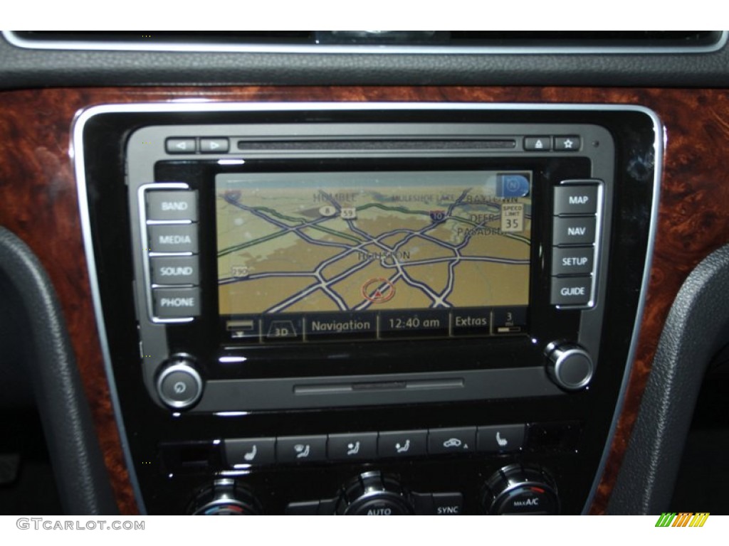 2013 Volkswagen Passat 2.5L SEL Navigation Photo #75758255