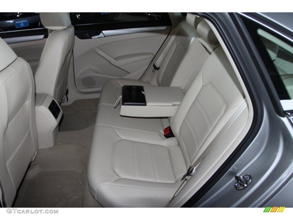 2013 Volkswagen Passat TDI SE Rear Seat Photo #75759218
