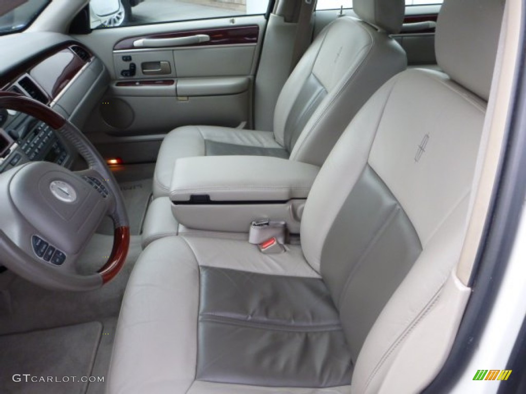2004 Lincoln Town Car Ultimate Front Seat Photo #75759721