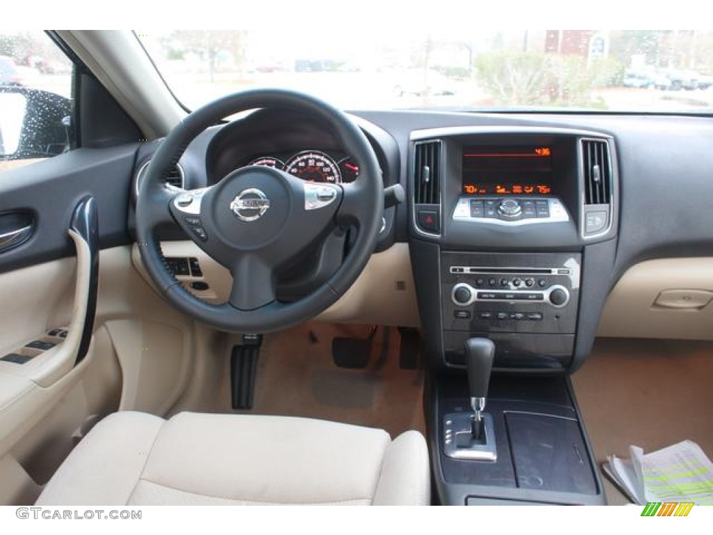 2013 Nissan Maxima 3.5 S Dashboard Photos