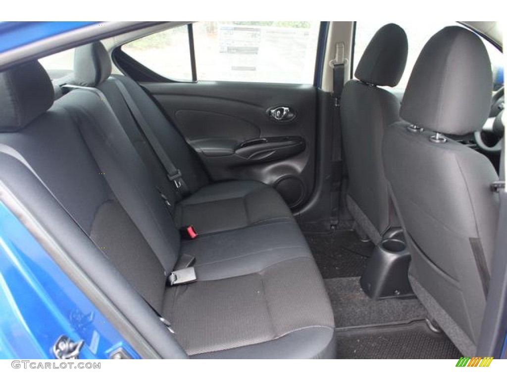 2013 Nissan Versa 1.6 SV Sedan Rear Seat Photos