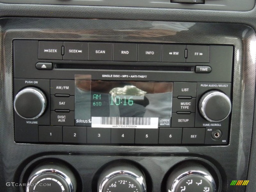 2013 Dodge Challenger SXT Audio System Photos