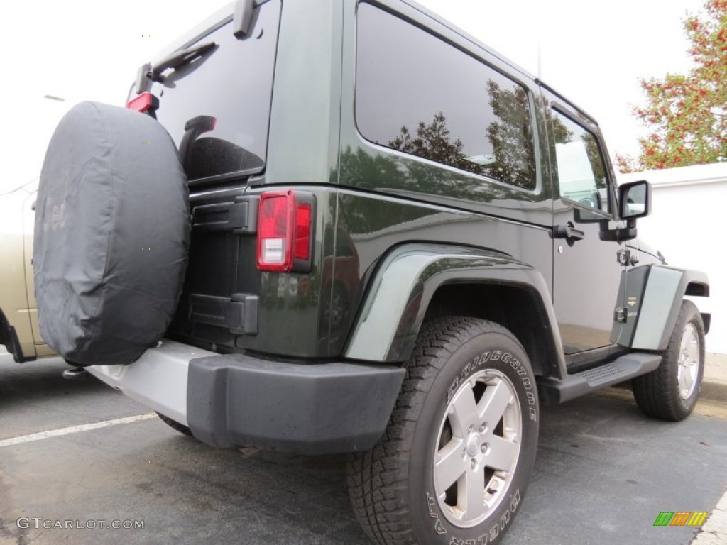 2011 Wrangler Sahara 4x4 - Natural Green Pearl / Black/Dark Saddle photo #2