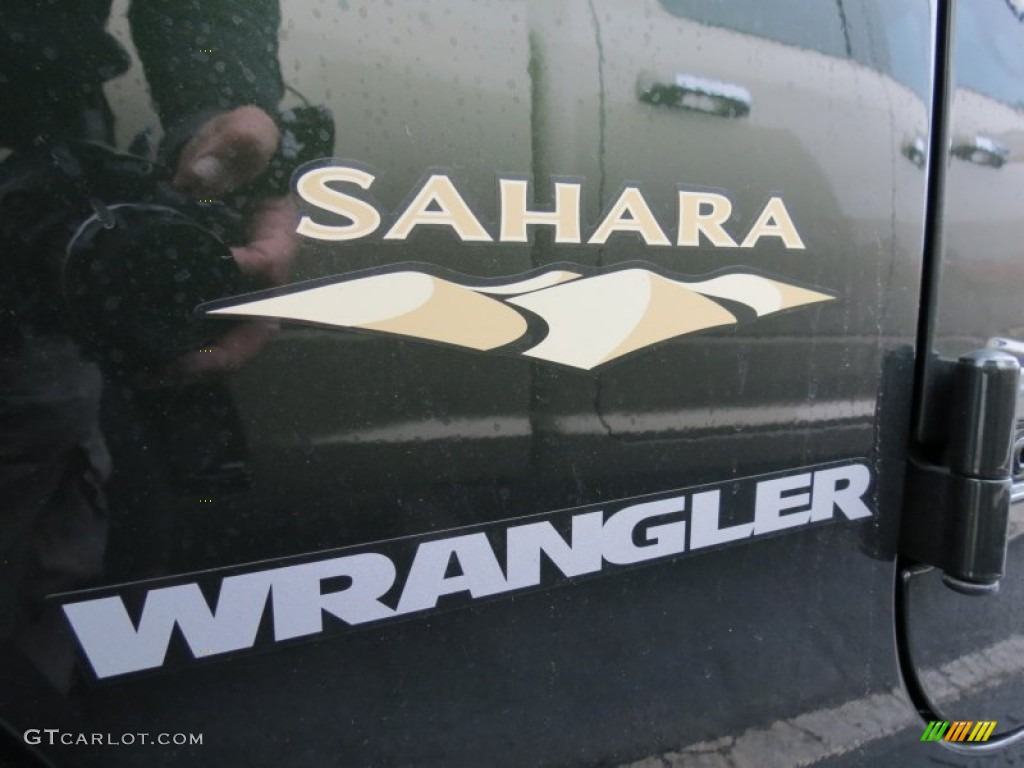 2011 Wrangler Sahara 4x4 - Natural Green Pearl / Black/Dark Saddle photo #4