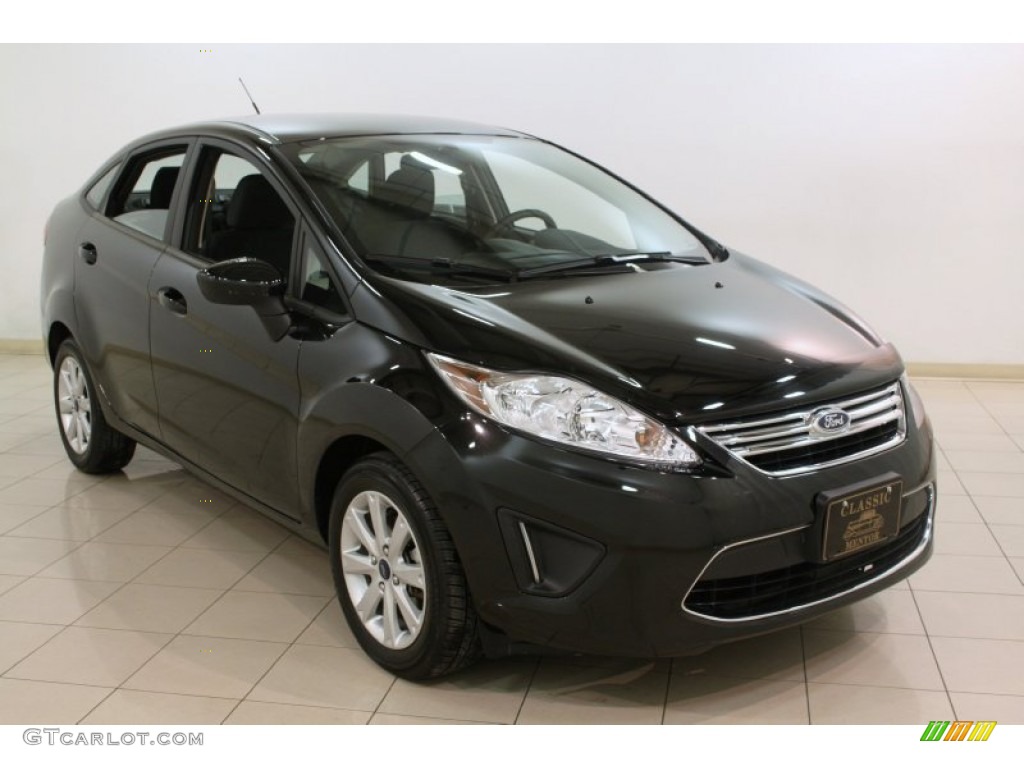 Tuxedo Black Metallic 2012 Ford Fiesta SE Sedan Exterior Photo #75763133