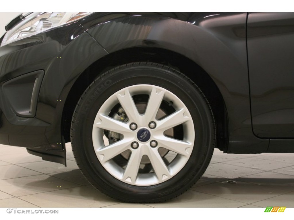 2012 Ford Fiesta SE Sedan Wheel Photos