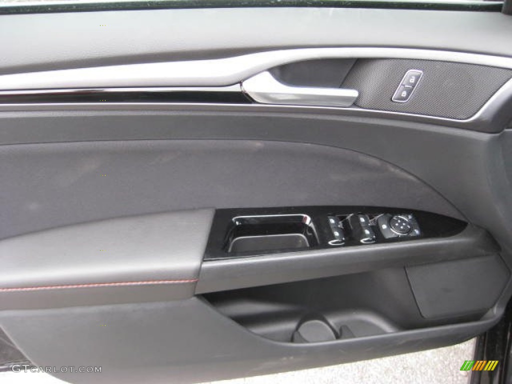 2013 Fusion SE 1.6 EcoBoost - Tuxedo Black Metallic / SE Appearance Package Charcoal Black/Red Stitching photo #12
