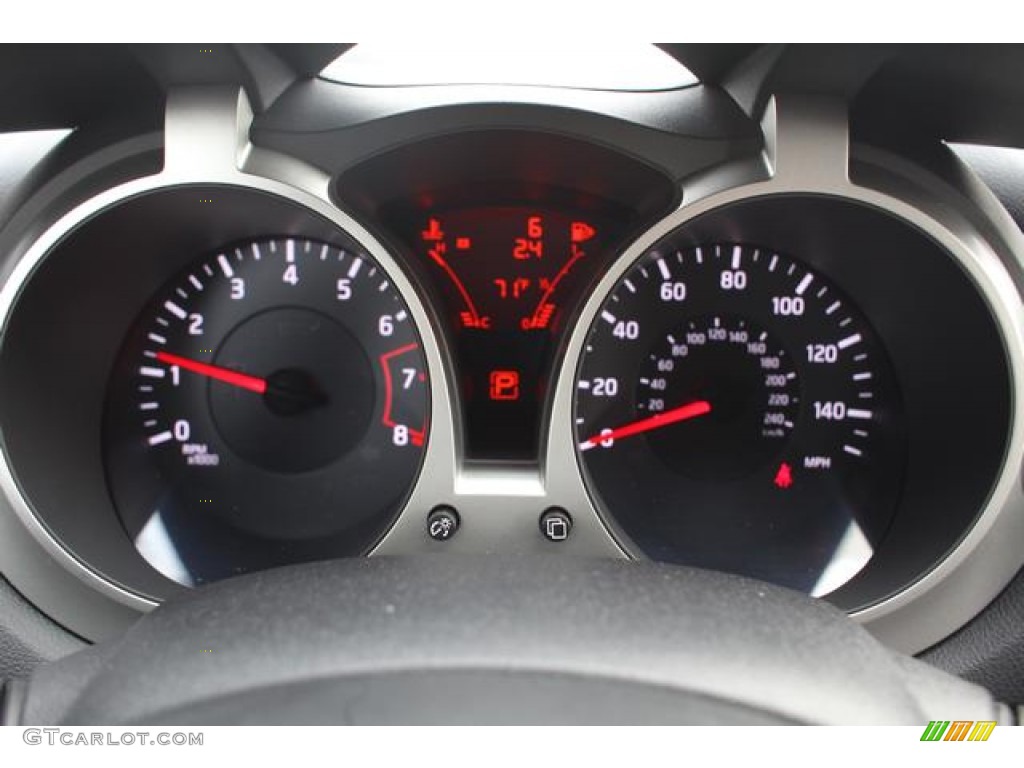 2013 Nissan Juke S Gauges Photos