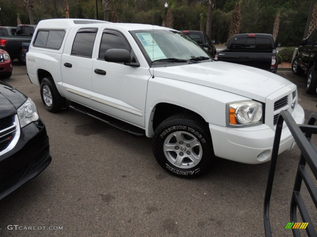 Bright White Dodge Dakota