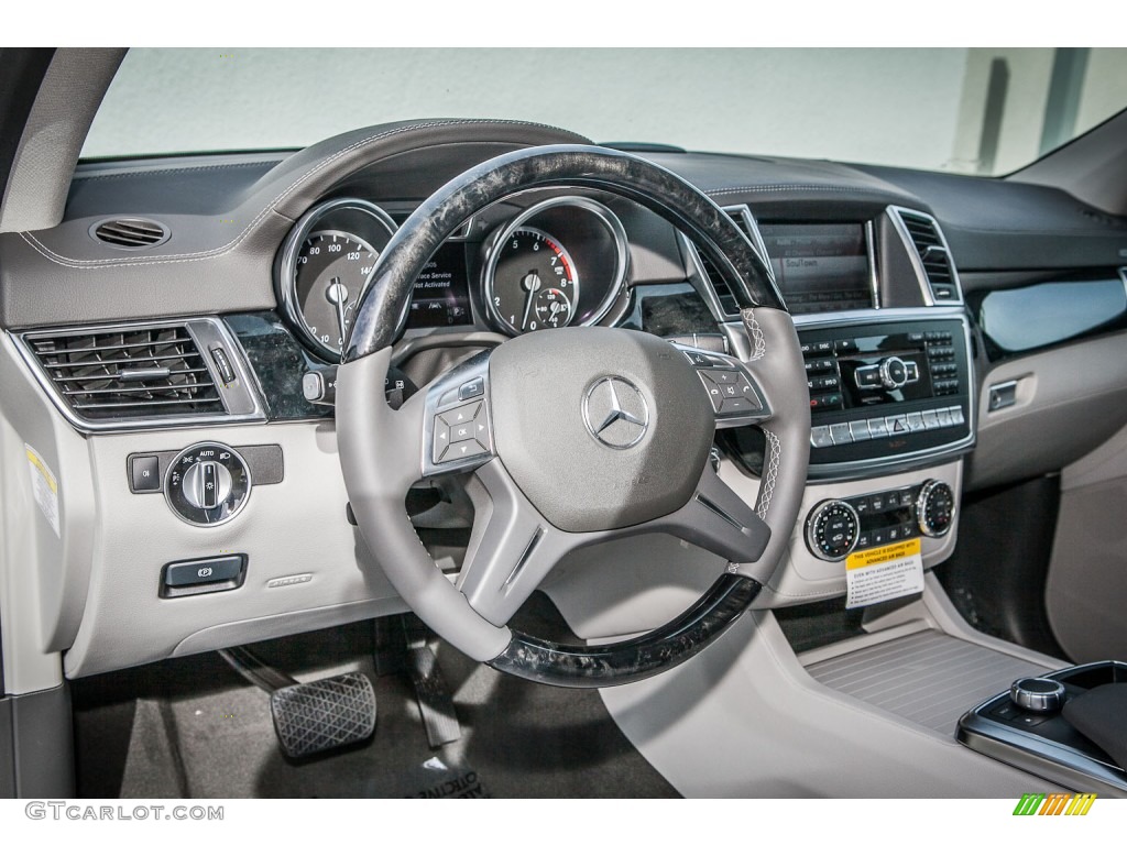 2013 Mercedes-Benz ML 550 4Matic Black Dashboard Photo #75766250