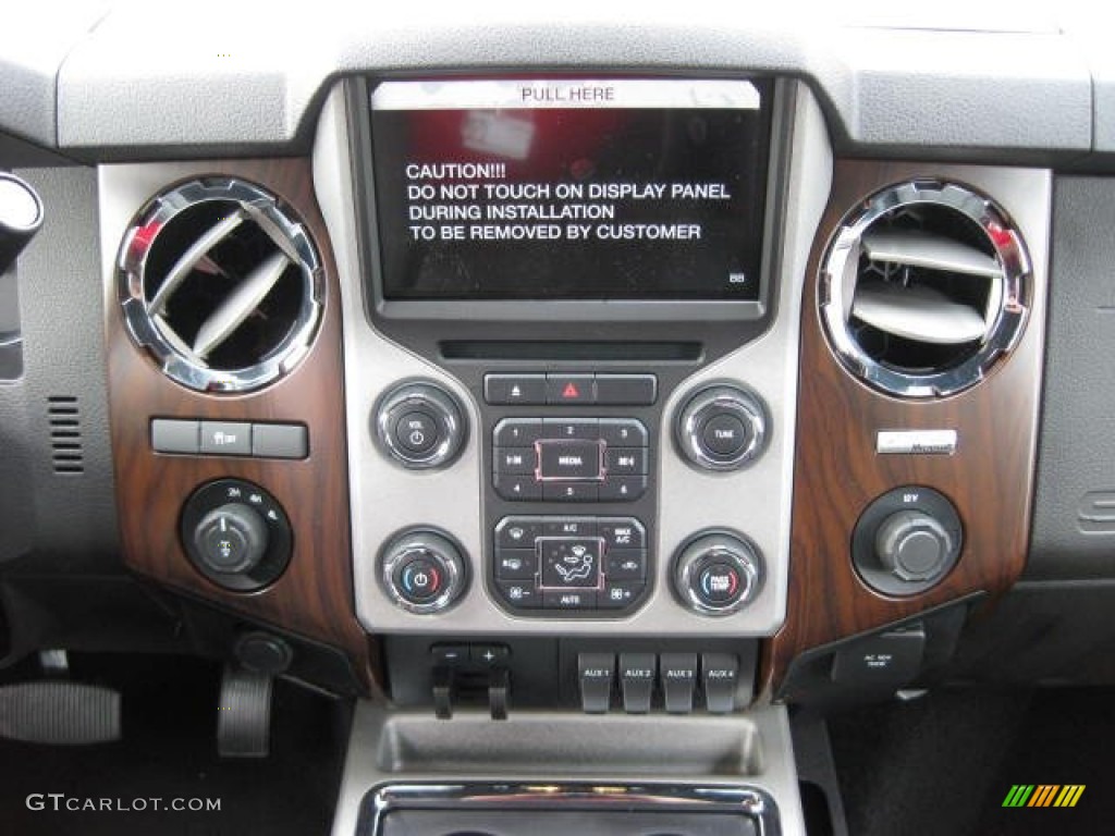2013 Ford F350 Super Duty Lariat Crew Cab 4x4 Controls Photo #75767297