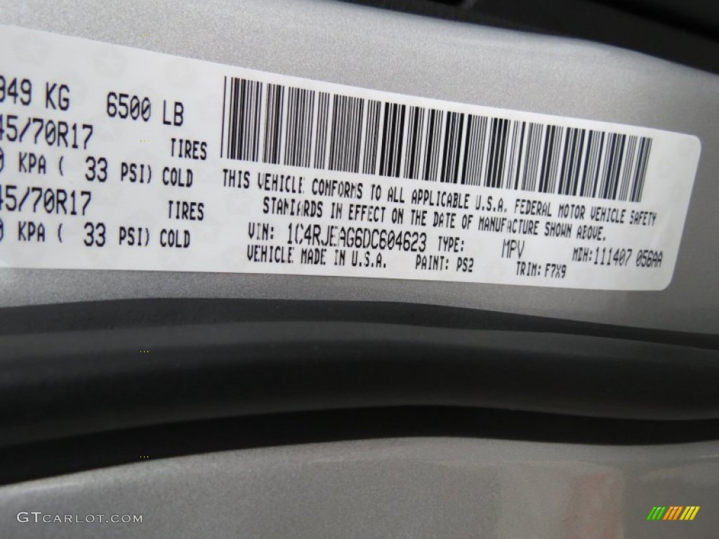 2013 Grand Cherokee Laredo - Bright Silver Metallic / Black photo #12