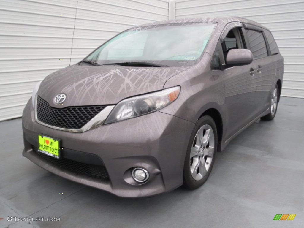 2011 Sienna SE - Predawn Gray Mica / Dark Charcoal photo #6