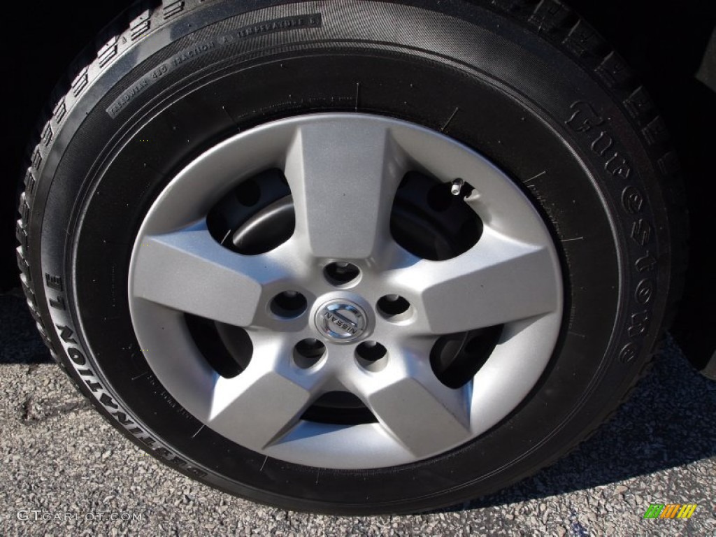 2009 Nissan Rogue S AWD Wheel Photos