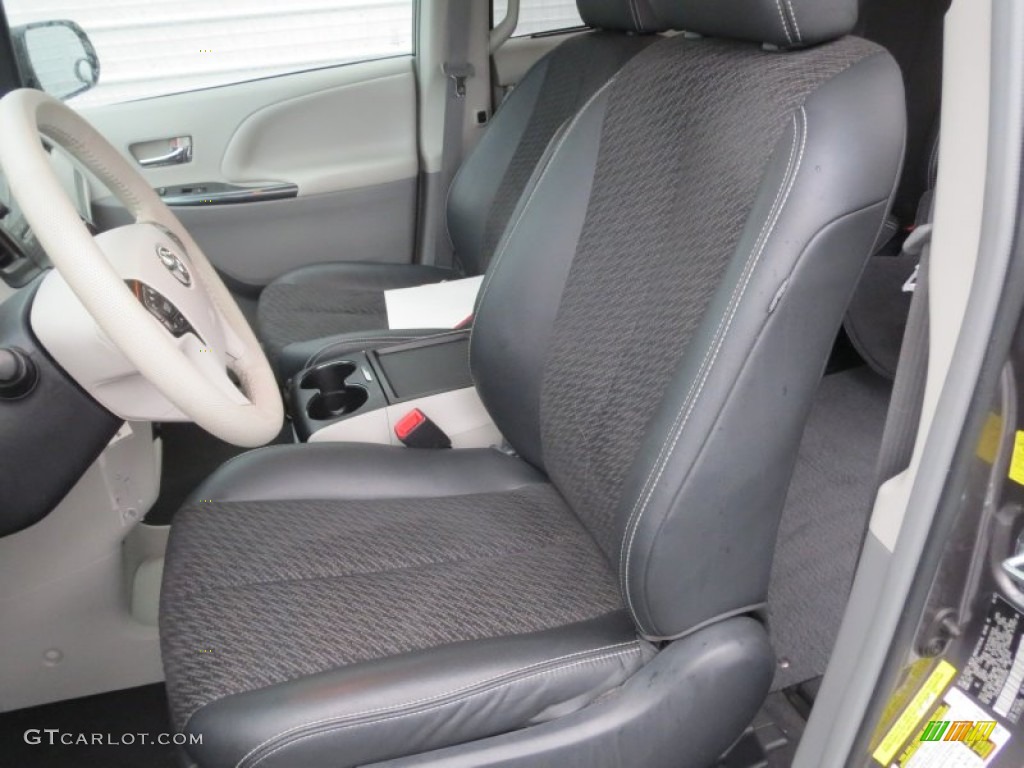 2011 Toyota Sienna SE Front Seat Photos