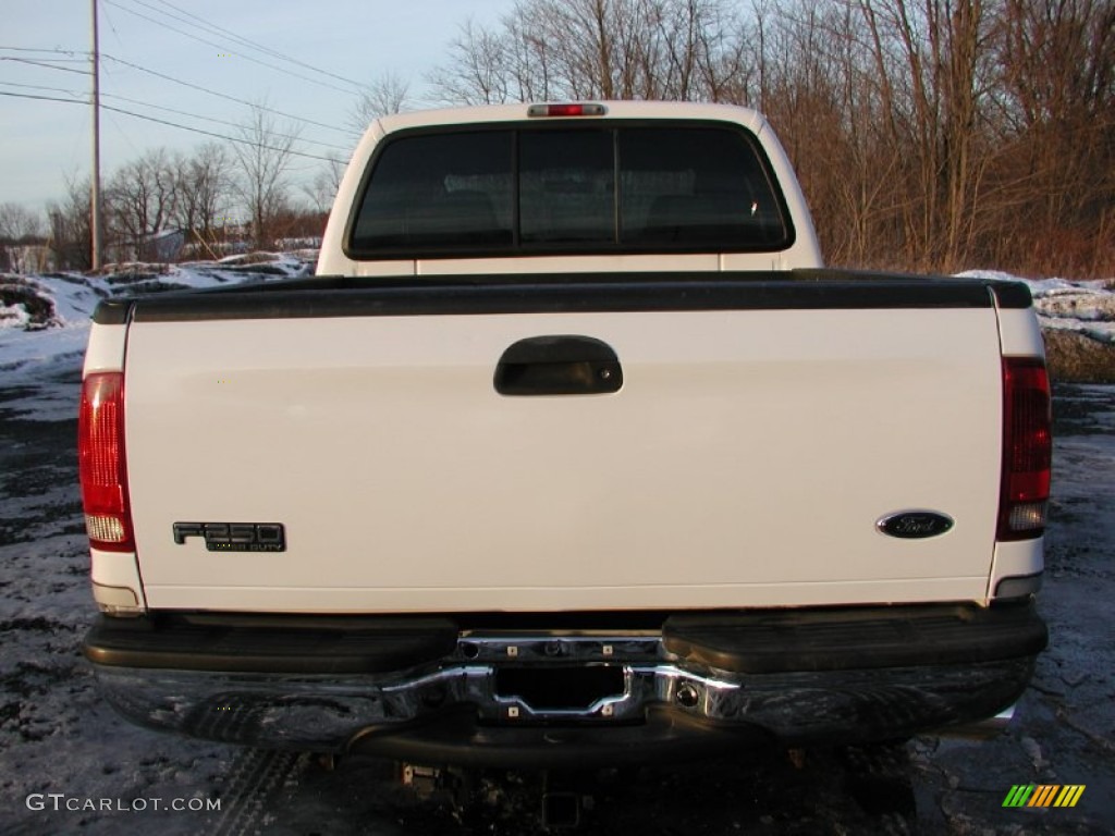 2004 F250 Super Duty FX4 Crew Cab 4x4 - Oxford White / Medium Flint photo #9