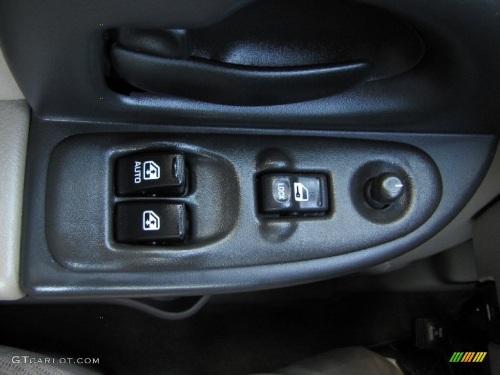 2004 Chevrolet Venture LS Controls Photo #75777125