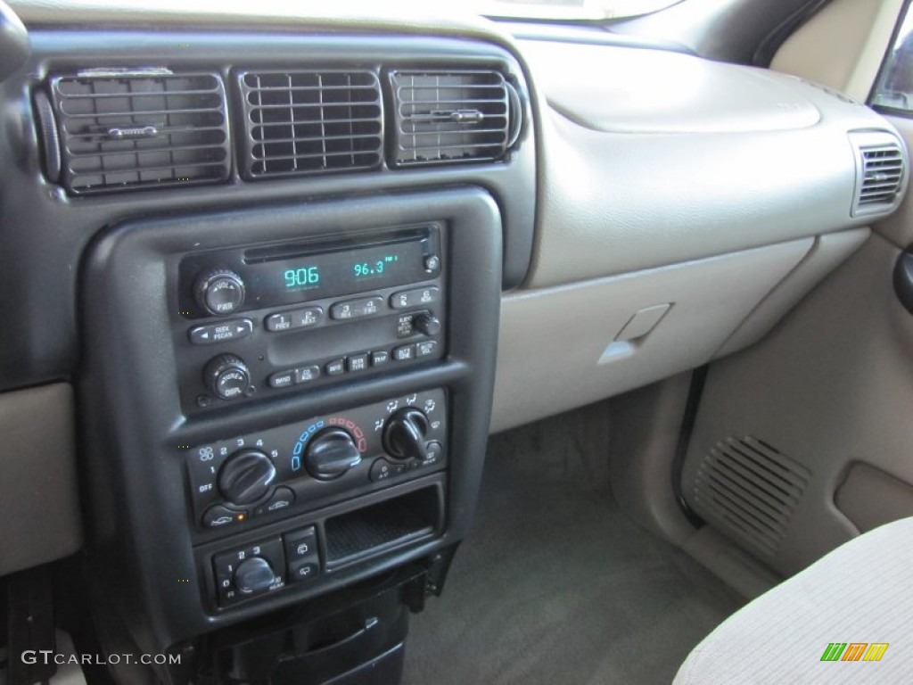 2004 Chevrolet Venture LS Controls Photo #75777149