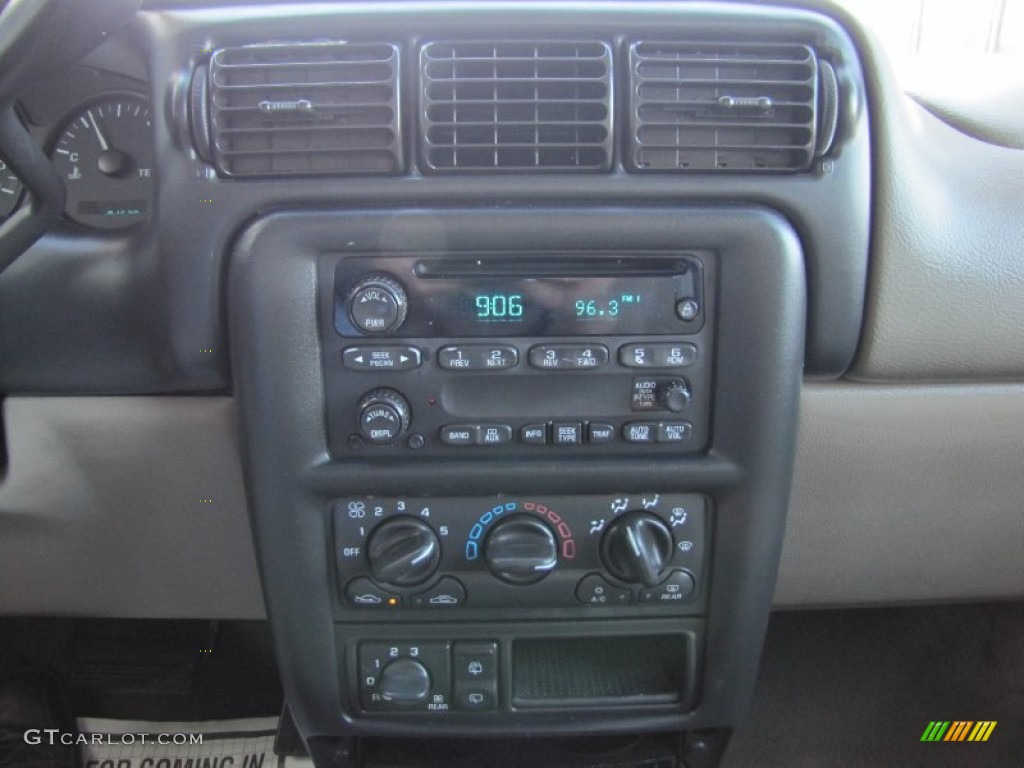 2004 Chevrolet Venture LS Controls Photo #75777161